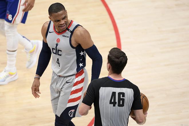 随着时间的 随着时间的