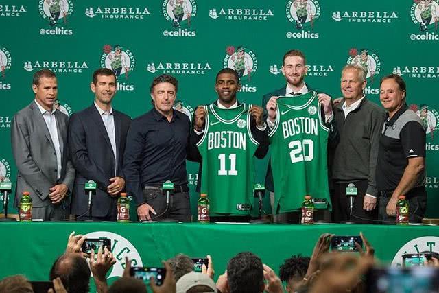 格外显眼 格外显眼